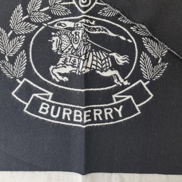 BURBERRY London Horseferry House Monogram Two Tone Knit Wool Black/White SCARF - Picture 5 of 11
